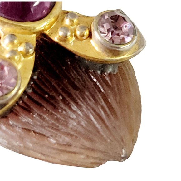 Vintage Designer Unsigned Etruscan Molded Lucite Heart Earrings (A369) - Picture 3 of 4